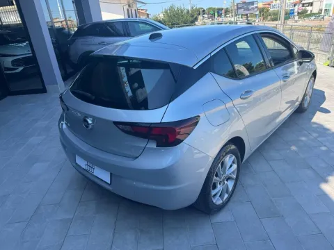 Opel Astra 5p 1.2 t Business Elegance s&s 110cv - Immagine 6