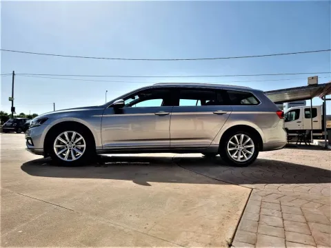 Volkswagen Passat Variant 1.6 tdi Business 120cv dsg - Immagine 4
