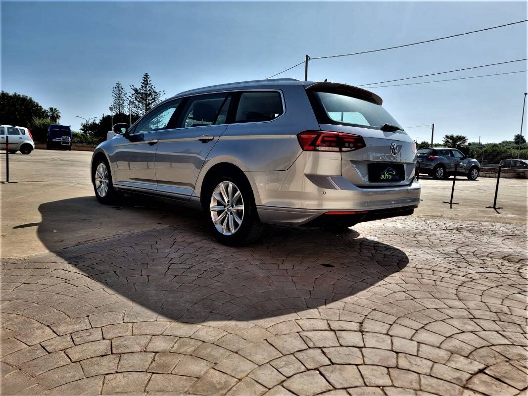 Volkswagen Passat Variant 1.6 tdi Business 120cv dsg - Immagine 5