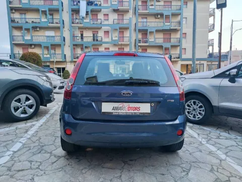 Ford Fiesta 5p 1.4 tdci Ghia - Immagine 10