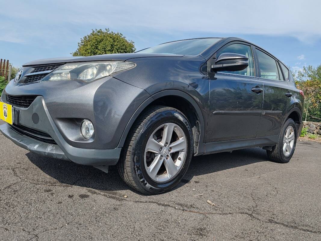 Toyota Rav4 2.0 d-4d 2wd 124cv mt - Immagine 2