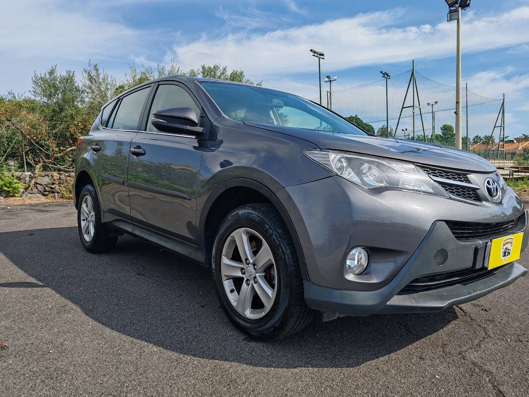 Toyota Rav4 2.0 d-4d 2wd 124cv mt - Immagine 4