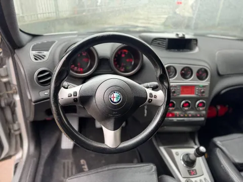 Alfa Romeo 156 SW 3.2 GTA V6 selespeed - Immagine 10