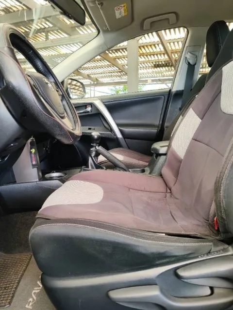 Toyota Rav4 2.0 d-4d 2wd 124cv mt - Immagine 13