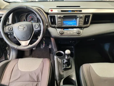 Toyota Rav4 2.0 d-4d 2wd 124cv mt - Immagine 14
