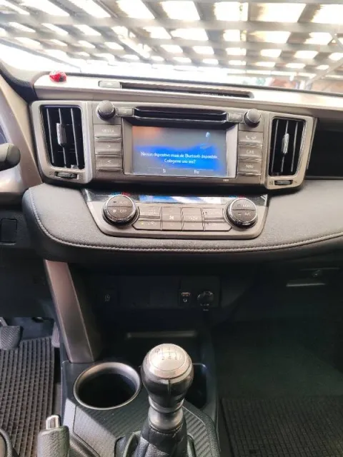 Toyota Rav4 2.0 d-4d 2wd 124cv mt - Immagine 16