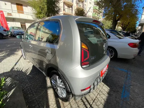 Volkswagen up! 5p 1.0 Beats up! 60cv my20 - Immagine 3