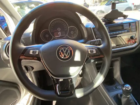 Volkswagen up! 5p 1.0 Beats up! 60cv my20 - Immagine 10