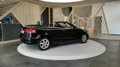 Audi A3 Cabrio 2.0 tdi Attraction - Immagine 2