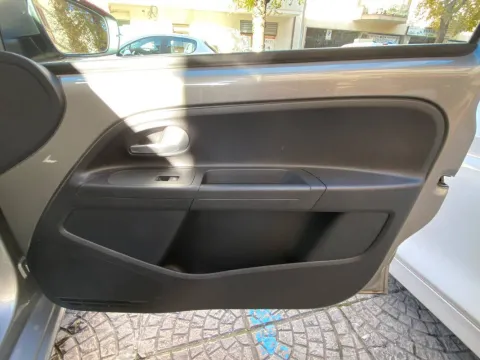 Volkswagen up! 5p 1.0 Beats up! 60cv my20 - Immagine 17