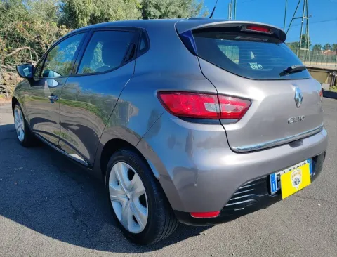 Renault Clio 5p 1.2 Live 75cv - Immagine 12