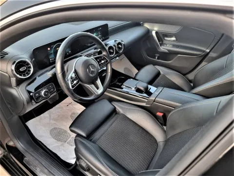 Mercedes CLA Shooting Brake 180 d Sport auto - Immagine 11