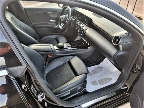 Mercedes CLA Shooting Brake 180 d Sport auto - Immagine 14