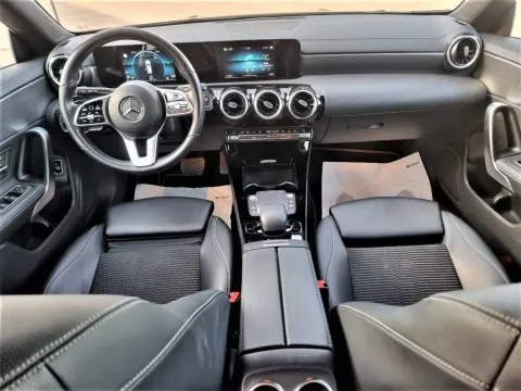 Mercedes CLA Shooting Brake 180 d Sport auto - Immagine 15