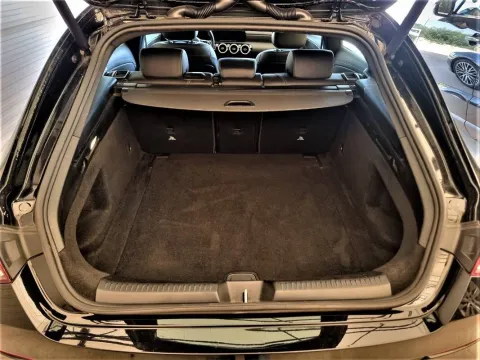 Mercedes CLA Shooting Brake 180 d Sport auto - Immagine 32