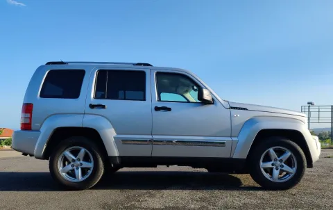 Jeep Cherokee 2.8 crd Limited dpf - Immagine 8