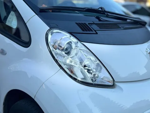 Peugeot iOn Active 49kW my13 - Immagine 11