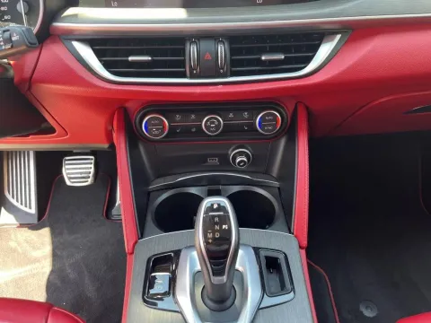 Alfa Romeo Stelvio 2.2 t Veloce Ti Q4 210cv auto - Immagine 15