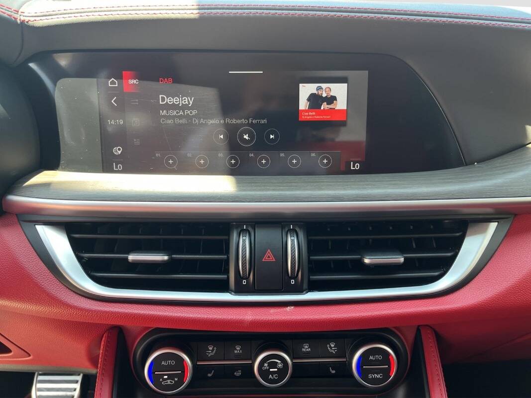 Alfa Romeo Stelvio 2.2 t Veloce Ti Q4 210cv auto - Immagine 16