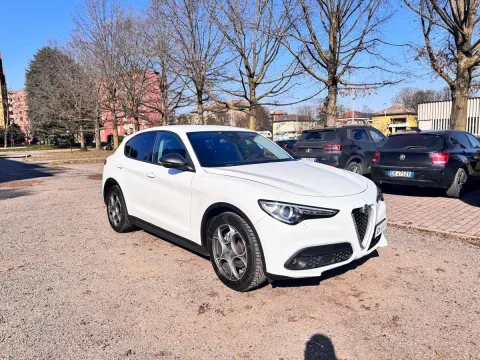 Alfa Romeo Stelvio 2.2 t Business rwd 180cv auto - Immagine 3