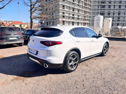 Alfa Romeo Stelvio 2.2 t Business rwd 180cv auto - Immagine 5