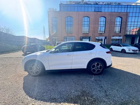 Alfa Romeo Stelvio 2.2 t Business rwd 180cv auto - Immagine 8