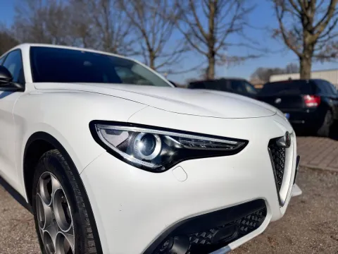 Alfa Romeo Stelvio 2.2 t Business rwd 180cv auto - Immagine 9