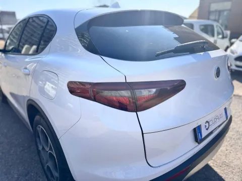 Alfa Romeo Stelvio 2.2 t Business rwd 180cv auto - Immagine 12