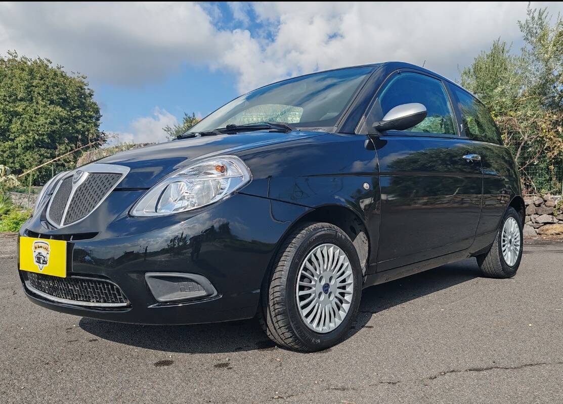 Lancia Ypsilon 1.2 8v Argento - Immagine 4