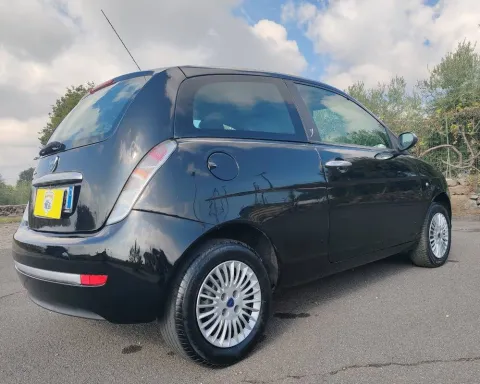 Lancia Ypsilon 1.2 8v Argento - Immagine 13