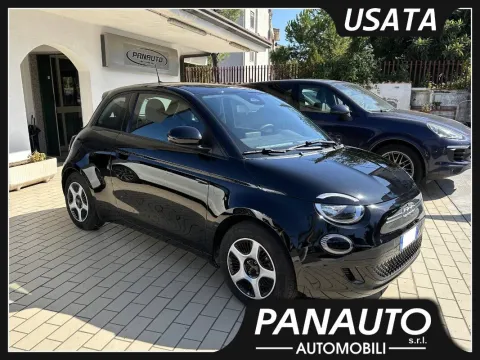 Fiat 500e 42 kWh - Immagine 1
