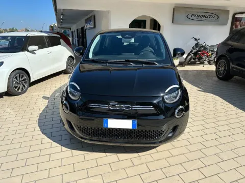 Fiat 500e 42 kWh - Immagine 2