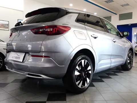 Opel Grandland 1.5 ecotec Business Elegance s&s 130cv at8 - Immagine 4