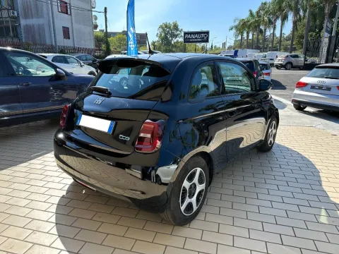 Fiat 500e 42 kWh - Immagine 6