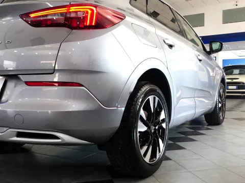 Opel Grandland 1.5 ecotec Business Elegance s&s 130cv at8 - Immagine 9