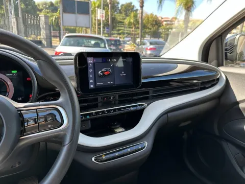 Fiat 500e 42 kWh - Immagine 12