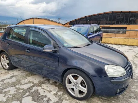 Volkswagen Golf 5p 1.9 tdi Comfortline 5m dpf - Immagine 1