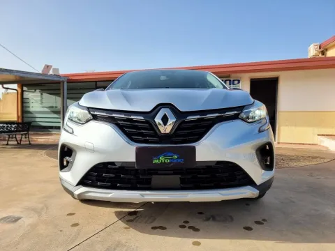 Renault Captur 1.5 blue dci Business 115cv edc - Immagine 2
