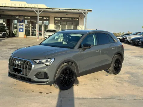 Audi Q3 35 2.0 tdi Business s-tronic - Immagine 1