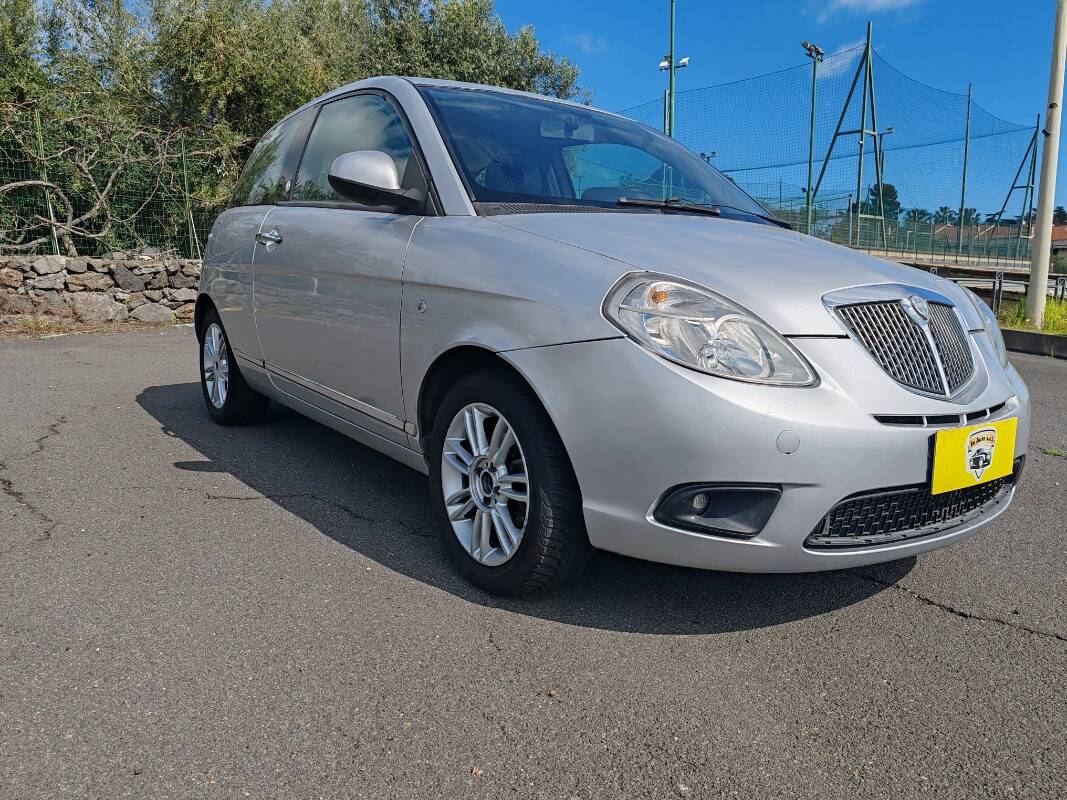Lancia Ypsilon 1.4 8v E-Collection ecochic Gpl - Immagine 6