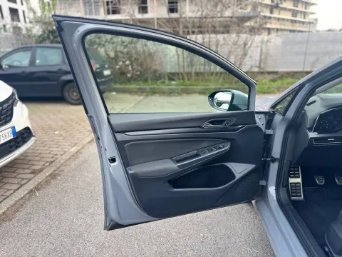 Volkswagen Golf 1.5 tsi evo 1st Edition Style 150cv - Immagine 19