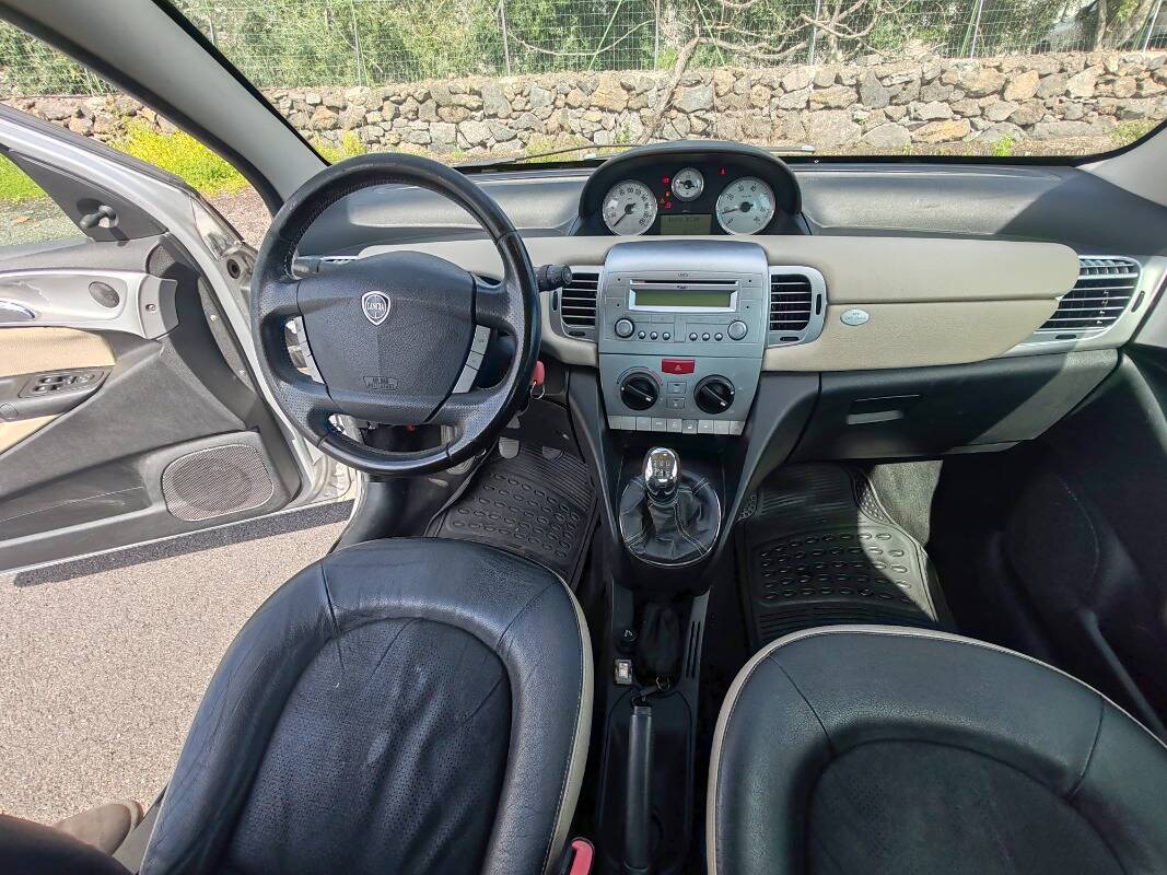 Lancia Ypsilon 1.4 8v E-Collection ecochic Gpl - Immagine 14