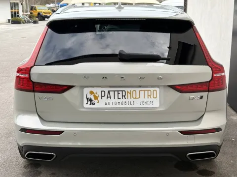 Volvo V60 Cross Country 2.0 d4 Pro awd geartronic - Immagine 4