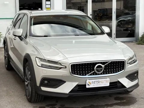 Volvo V60 Cross Country 2.0 d4 Pro awd geartronic - Immagine 6
