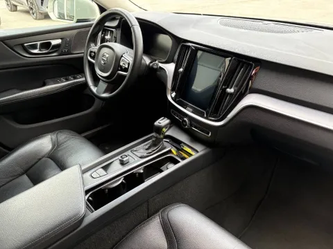 Volvo V60 Cross Country 2.0 d4 Pro awd geartronic - Immagine 13