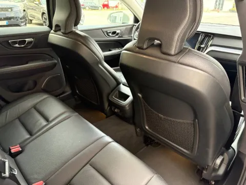 Volvo V60 Cross Country 2.0 d4 Pro awd geartronic - Immagine 15