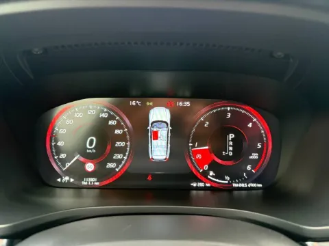 Volvo V60 Cross Country 2.0 d4 Pro awd geartronic - Immagine 24