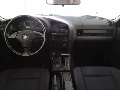 BMW 318i Cabrio c/2airbag auto - Immagine 7