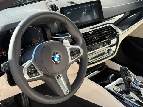 BMW 530d Touring mhev 48V xdrive Msport auto - Immagine 17