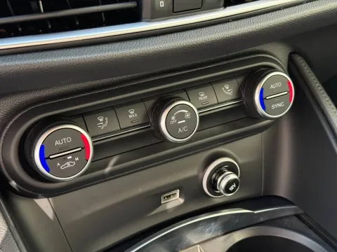 Alfa Romeo Stelvio 2.2 t Sprint Q4 210cv auto - Immagine 18
